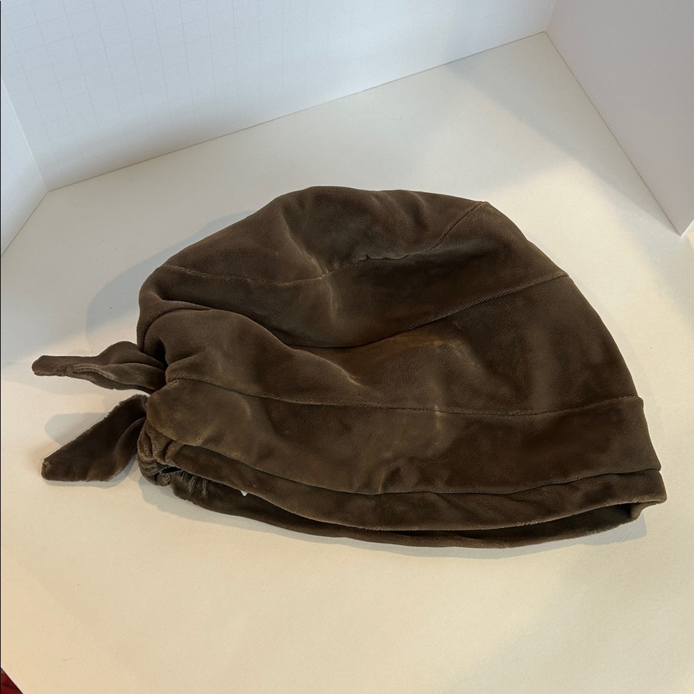 Antique 1920’s Flapper Silk Velvet Cloche Hat